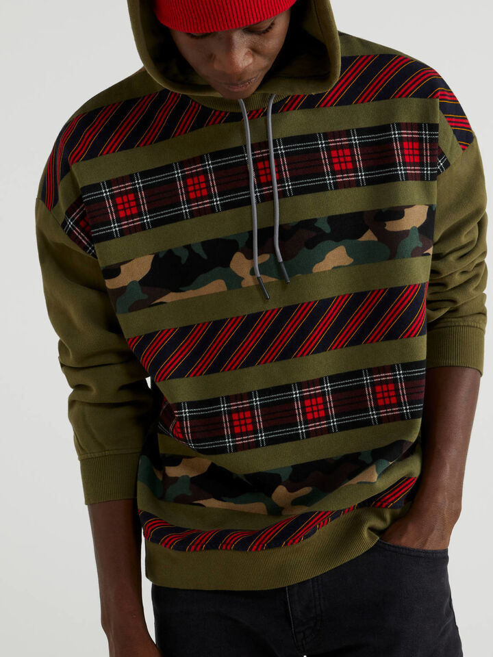 Sweatshirt with front print Men image number 4